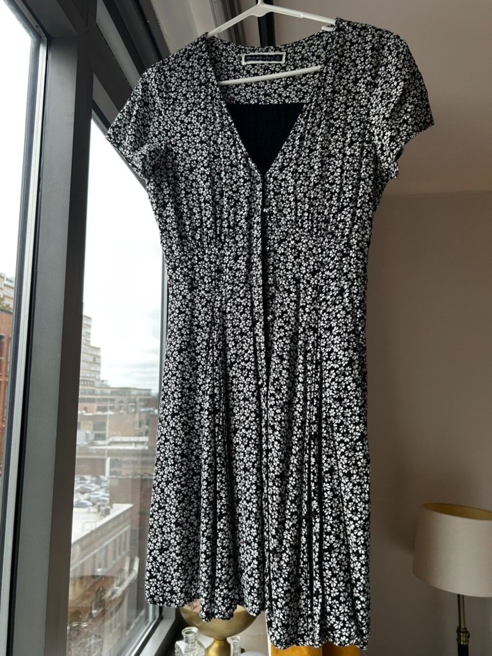 Abercrombie button up V neck black and white floral dress